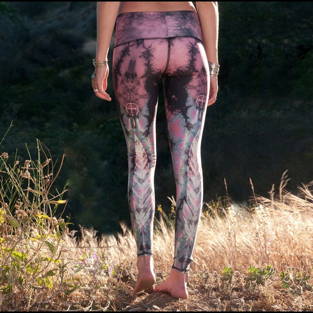 Teeki pink eagle feather hot pants size small